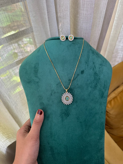 Noorika Pendant Set HH182