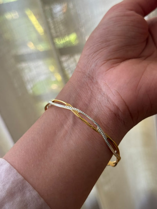 Nyra Twist Bangle HH119