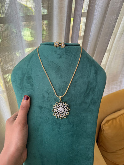 Tone Diamond Pendant Set HH186