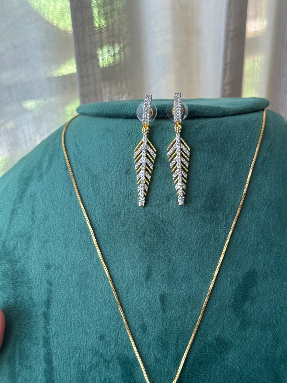 Royal Feather Sparkle Set HH188