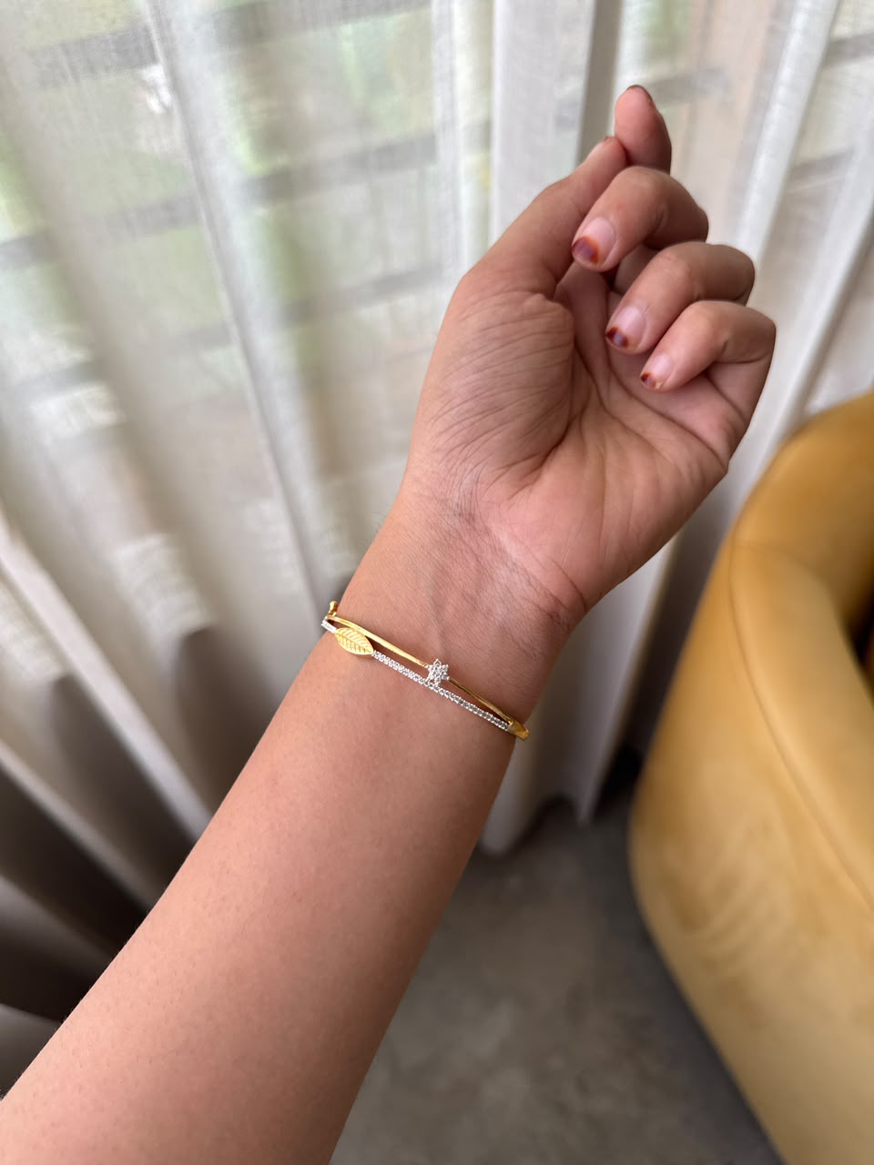 Floral leaf lock bangle HB107