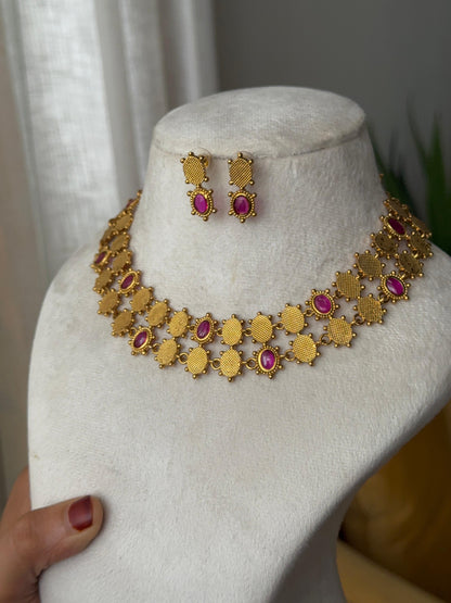 KEMP ANTIQUE OVAL NECKLACE H123