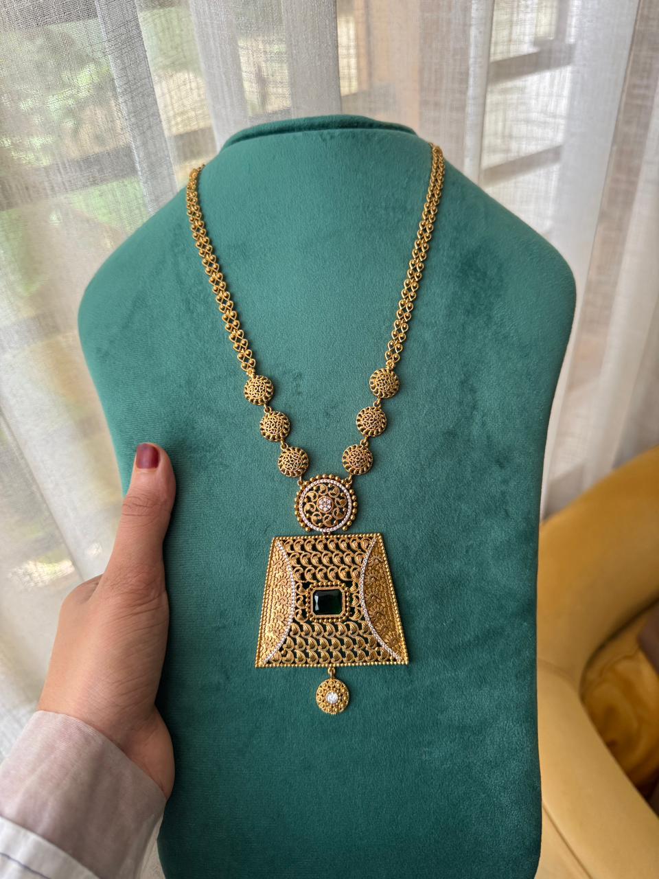 Royal Square Antique Haaram -HN49