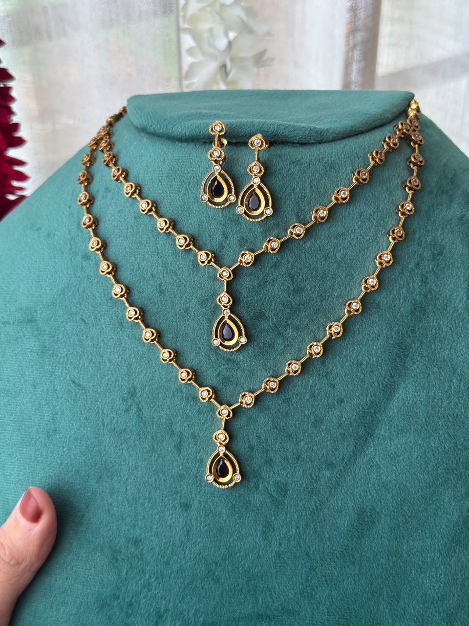 Noir Charm Layered Set HH137