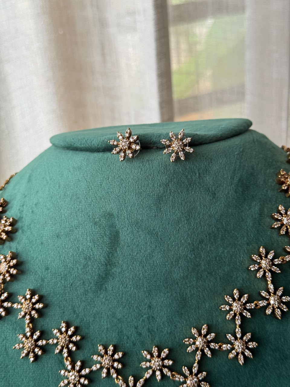BEENA ANTONY DIAMOND NECKLACE ANTIQUE HN639