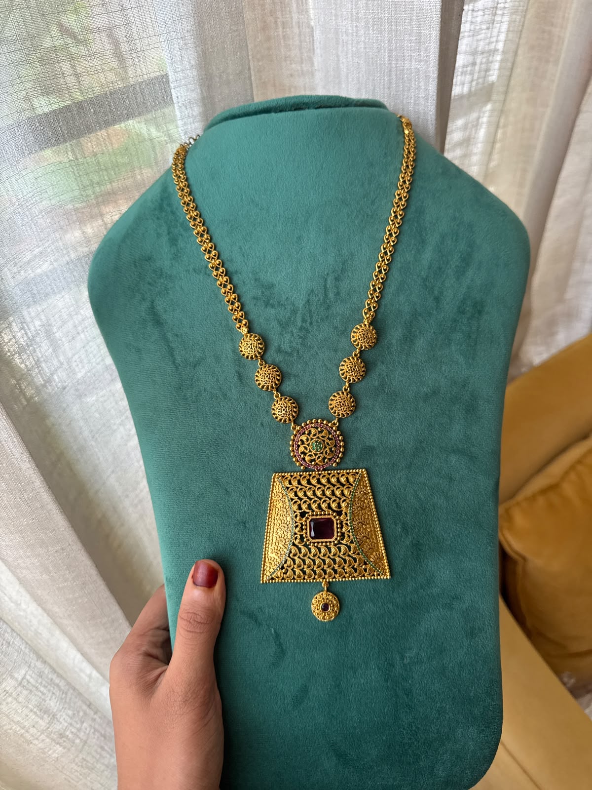 Royal Square Antique Haaram -HN49