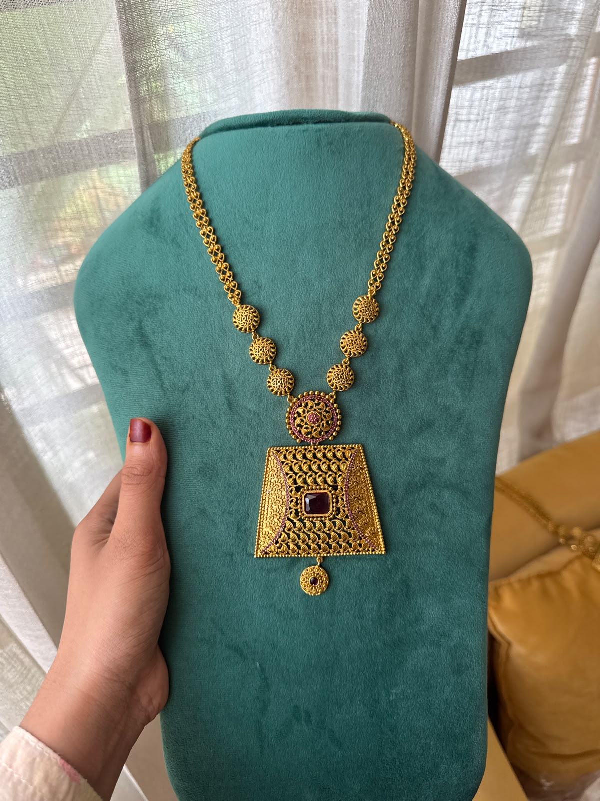 Royal Square Antique Haaram -HN49