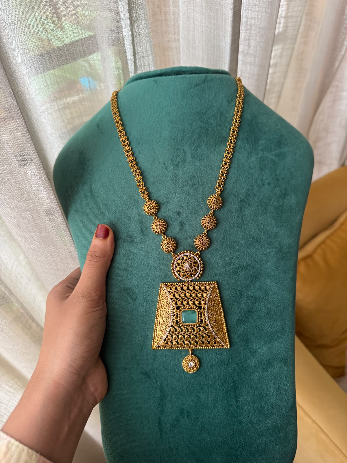Royal Square Antique Haaram -HN49