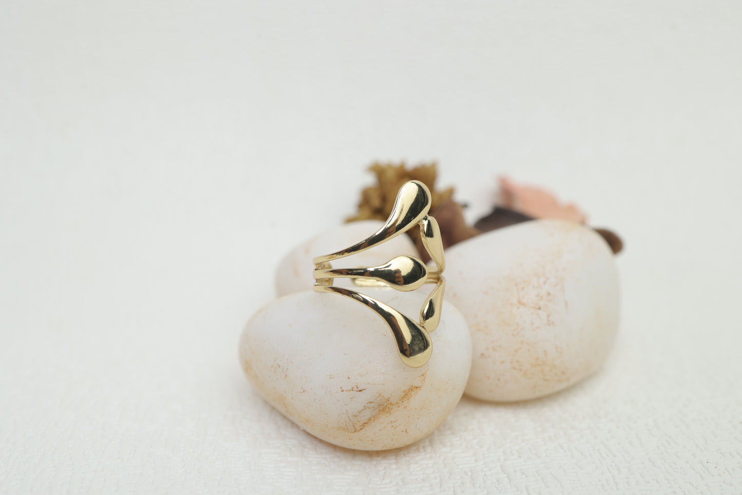 Sleek Teardrop Antitarnish Ring AR-001