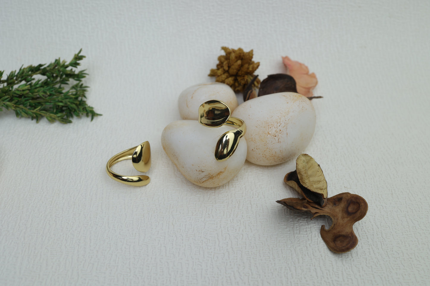 Aurea Drop Anti-Tarnish Ring AR-004